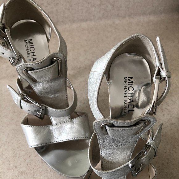 Michael Kors Silver Stilettos - Picture 4 of 6